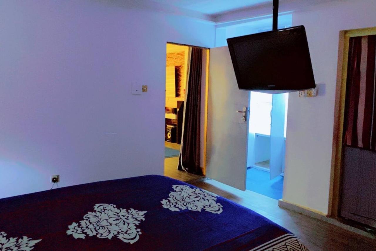 Maleeks Apartment Ikeja "Shared 2Bedroom Apt, Individual Private Rooms And Baths" ラゴス エクステリア 写真